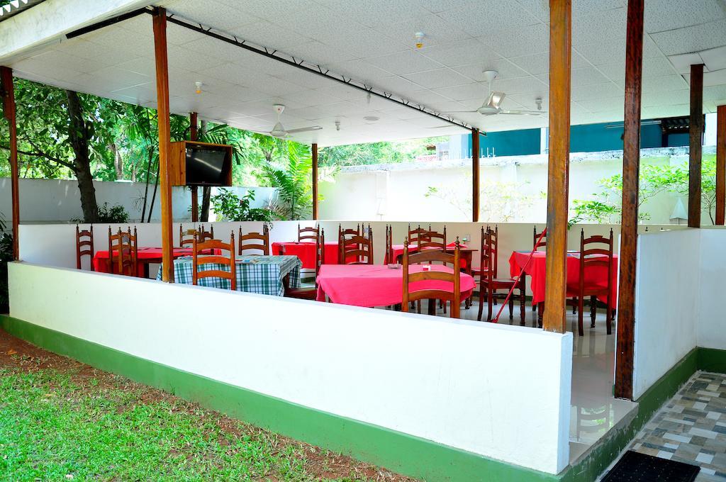 French Garden Tourist Rest Hotel Anuradhapura Bagian luar foto